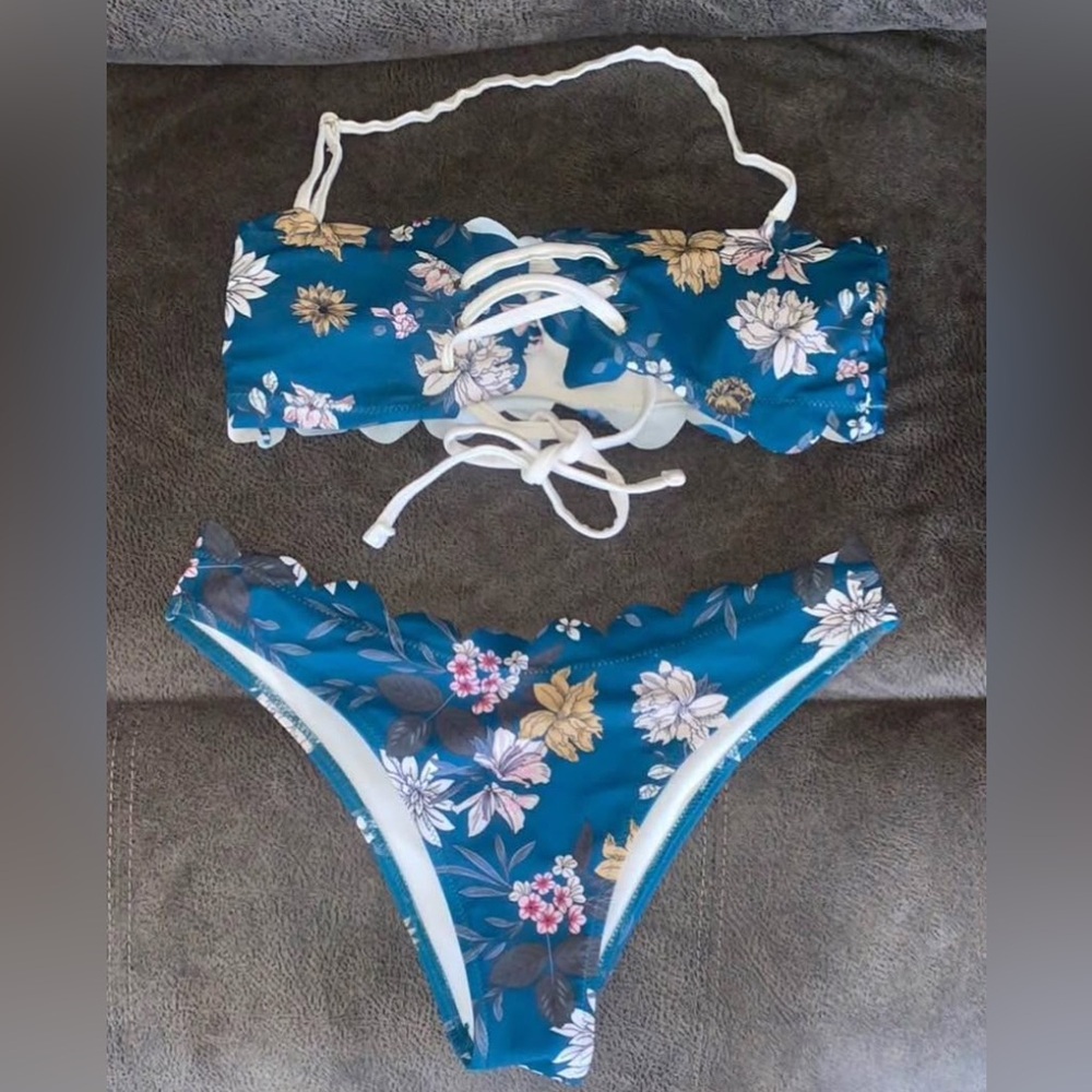 Bikini sets/ bikini top/ bikini bottom. Can sell separately too (S, M, XS)